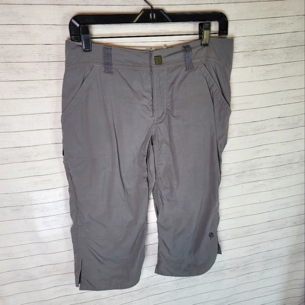 MOUNTAIN HARDWEAR GRAY CAPRI HIKING PANTS, SZ 6